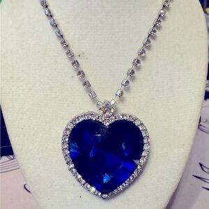 Heart of the Ocean costume jewelry replica